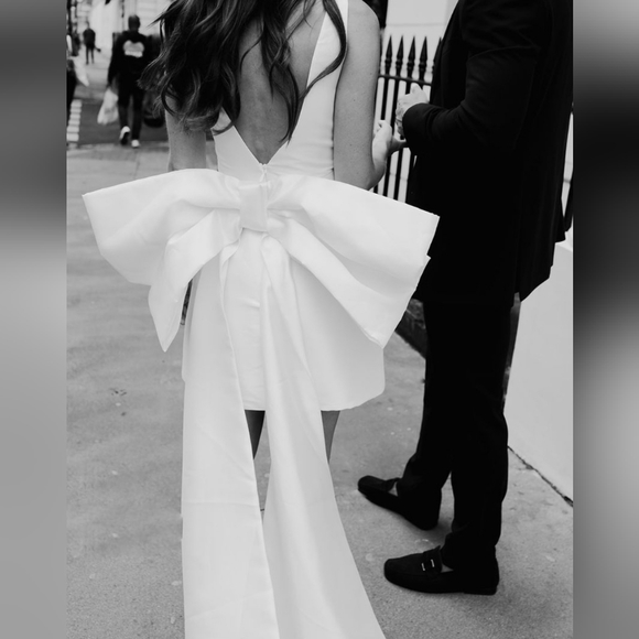 White short dress with big bow - Picture 2 of 6